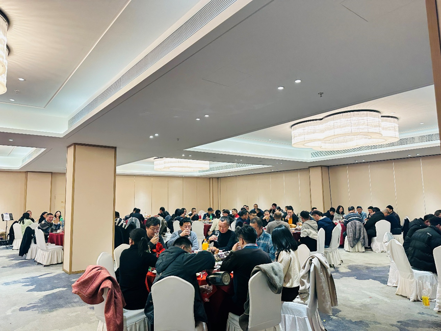 前"兔"似錦 共創(chuàng)未來——精效2022年年會(huì)圓滿結(jié)束(圖2)